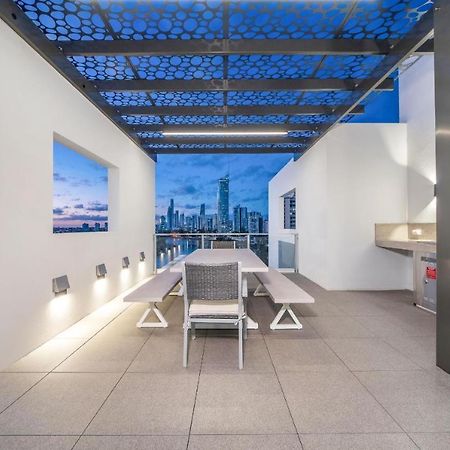 Serenity Surfers Paradise Gold Coast Exterior photo