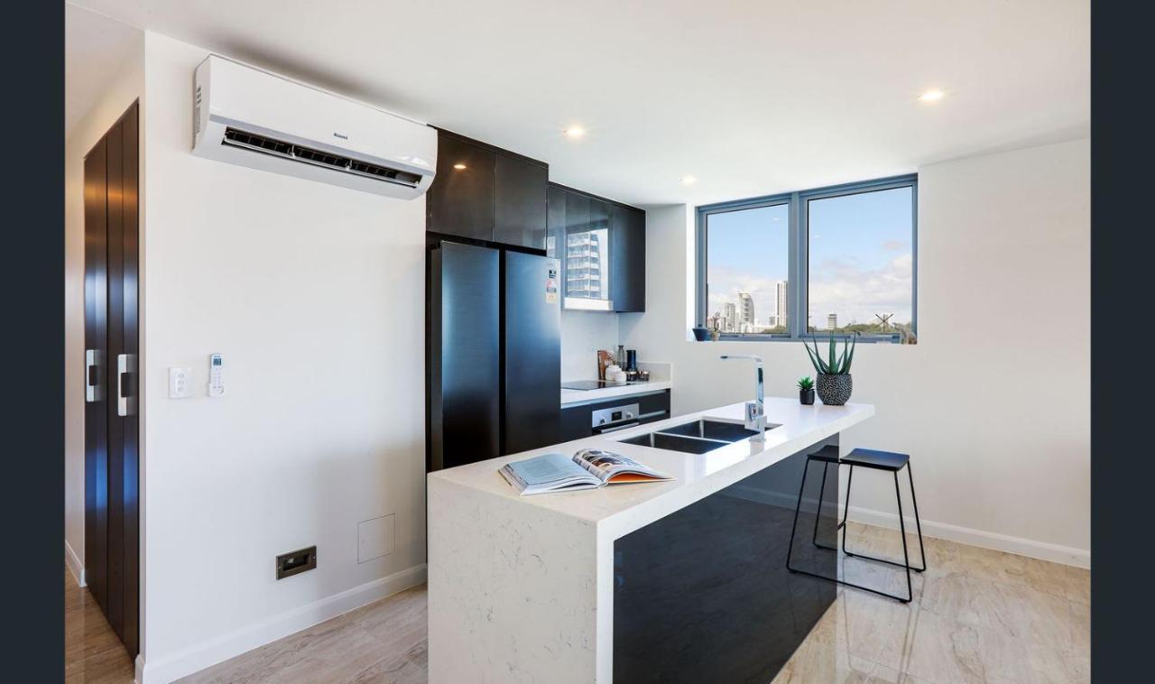 Serenity Surfers Paradise Gold Coast Exterior photo