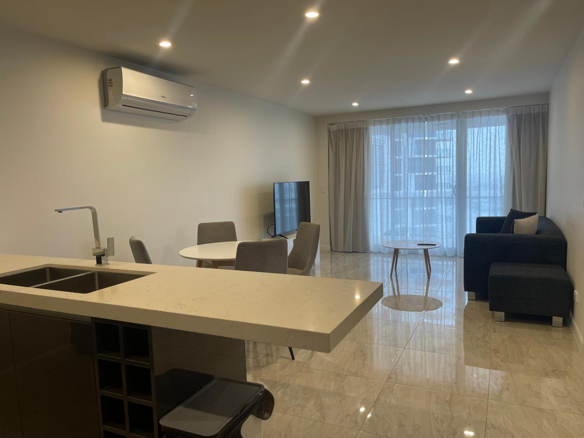 Serenity Surfers Paradise Gold Coast Exterior photo